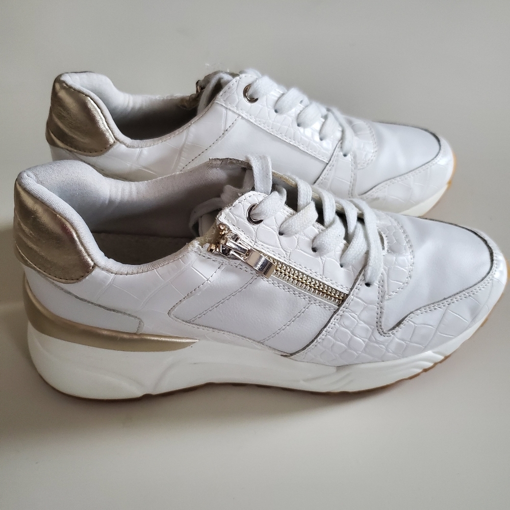 White with gold trim and side zipper runners - Picture 3 of 5